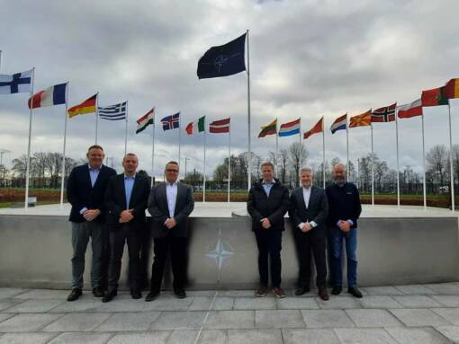 F.V: Dag Stutlien (BFO), Stefan Morin (Officersförbundet), Jyrki Lukkarinen (Päällystöliitto), Niels Tønning (Hovedorganisationen af Officerer i Danmark), Ville Viita (Upseeriliitto) og Torbjørn Bongo (NOF)