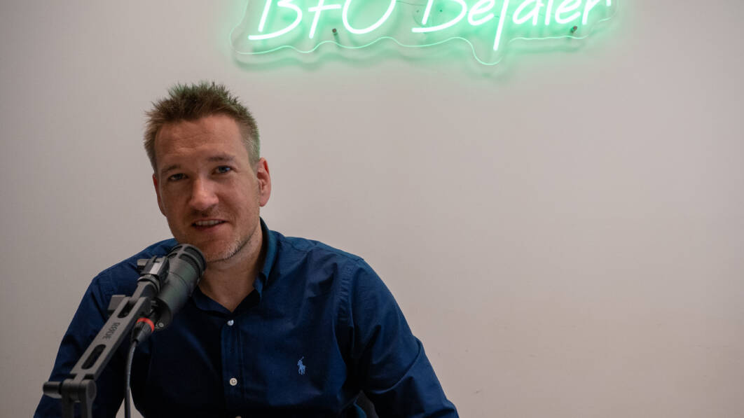 Kjetil Bragstad var gjest i podkasten BFO Befaler. Han er aktuell med boka såret i strid.